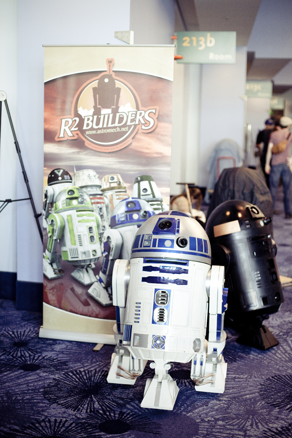 R2-D2 droids queueing outside the panel at Wondercon 2013.
