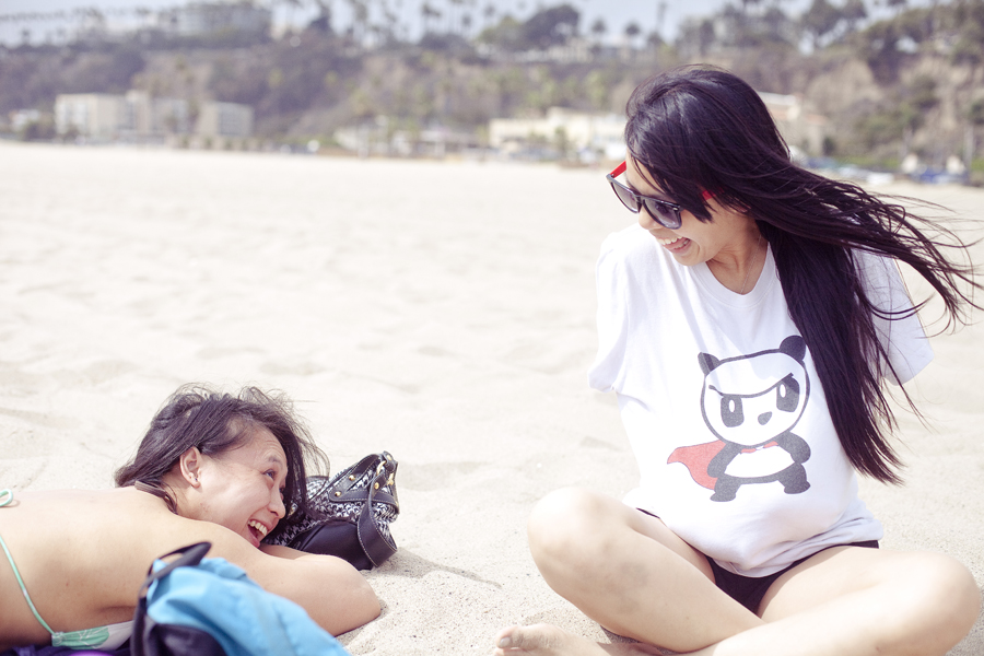 Ela and Lilli at Santa Monica beach.