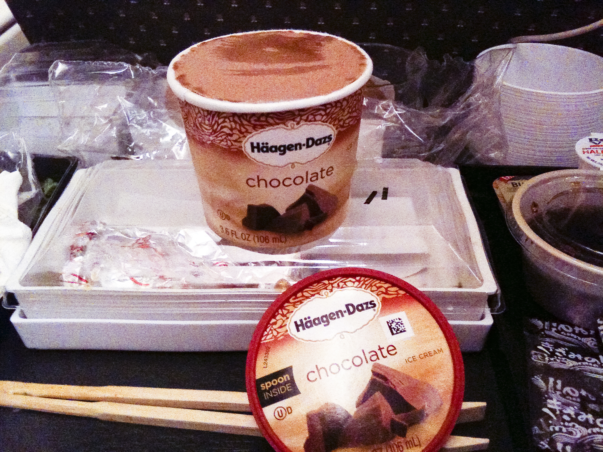 Haagen Daz chocolate ice cream for dessert at the Singapore Airline plane from USA to Singapore.