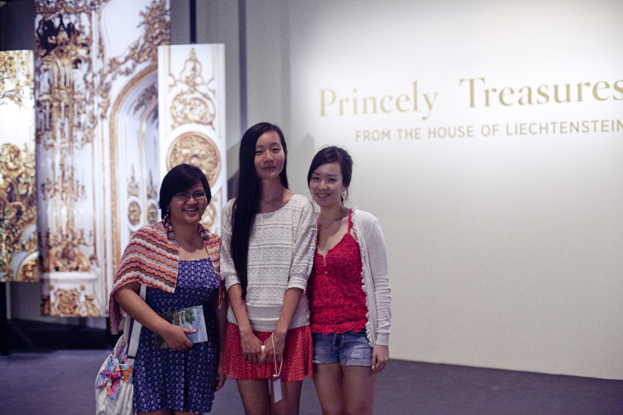 Puey, Ren, and Ade at the Princely Treasures exhibit at the Singapore National Museum.
