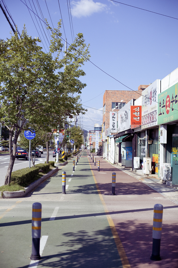 Synthetic track pavement in Sangju, South Korea.