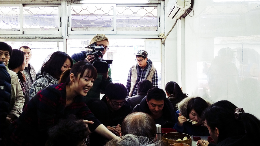 Film crew in Wan Shou Zhai (ä¸‡å¯¿æ–‹) in Shanghai.