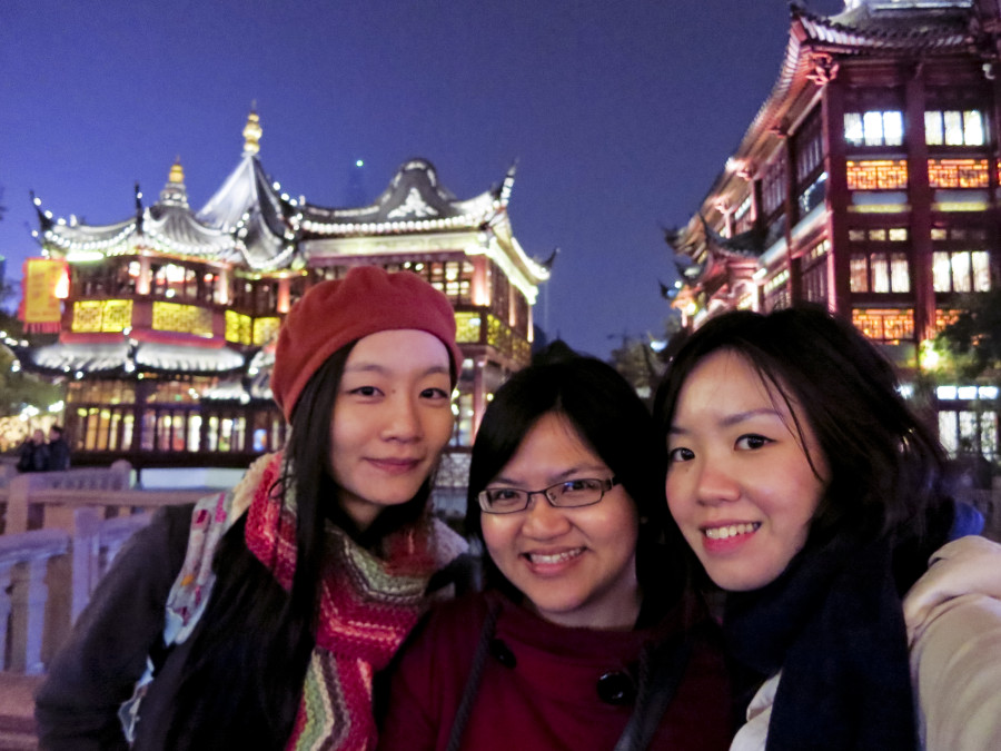 Ren, Puey, and Ade at Yu Yuan, Shanghai. Photo by Ade.