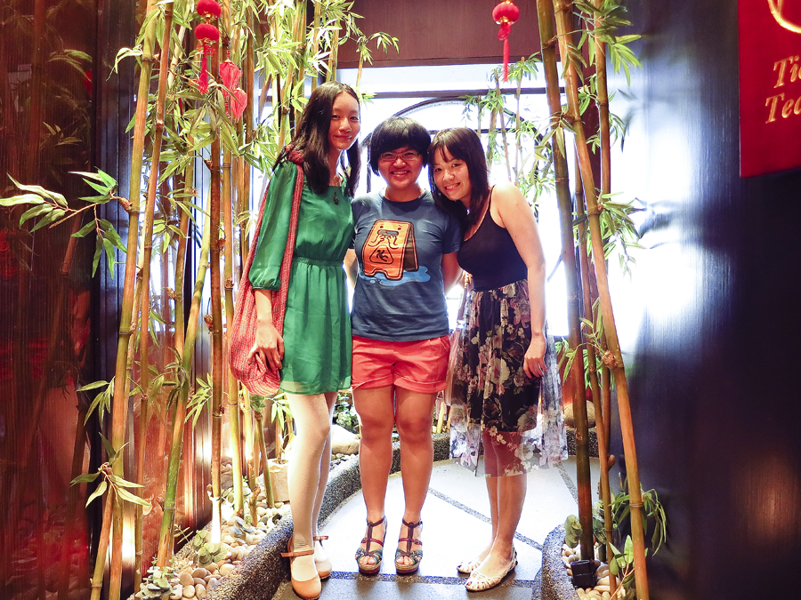 Self-timer selfie of Ren, Puey, and Ade at Tian Fu Tea Room by Si Chuan Dou Hua in Singapore.