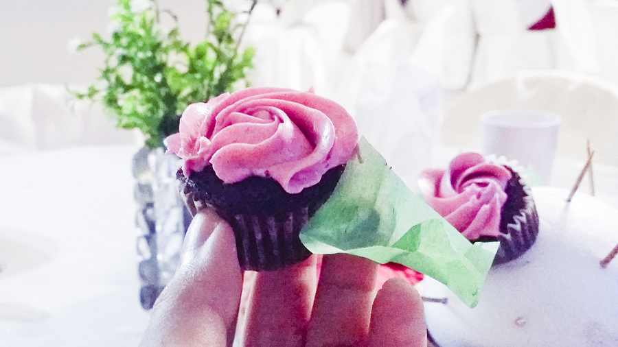Mini rose cupcake by The Cake Anthem at Azi & Darwis' wedding.