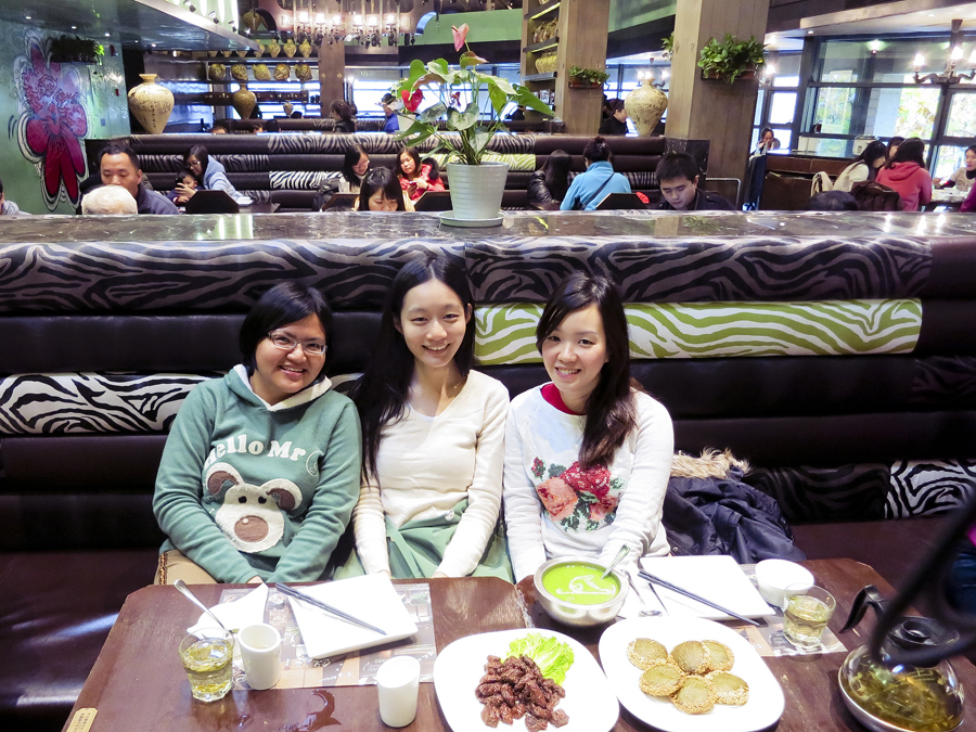 The three of us at The Grandma's (外婆家), Hangzhou. Photo from Ade.