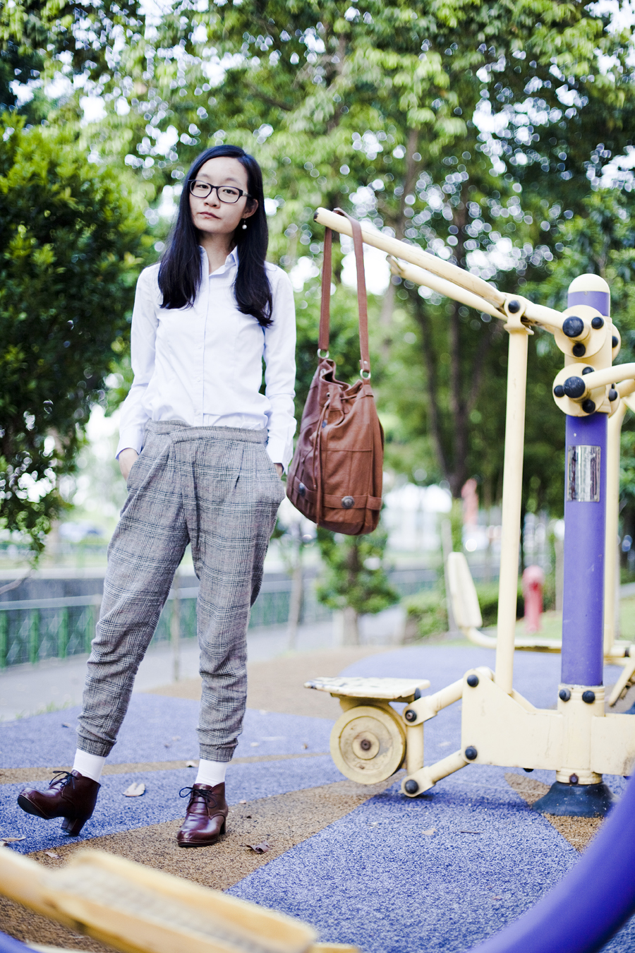 Outfit of the day (#ootd): Gap black-rimmed glasses, G2000 blouse, Zara plaid pants, Taobao oxford heels, Gentlefawn leather bag.
