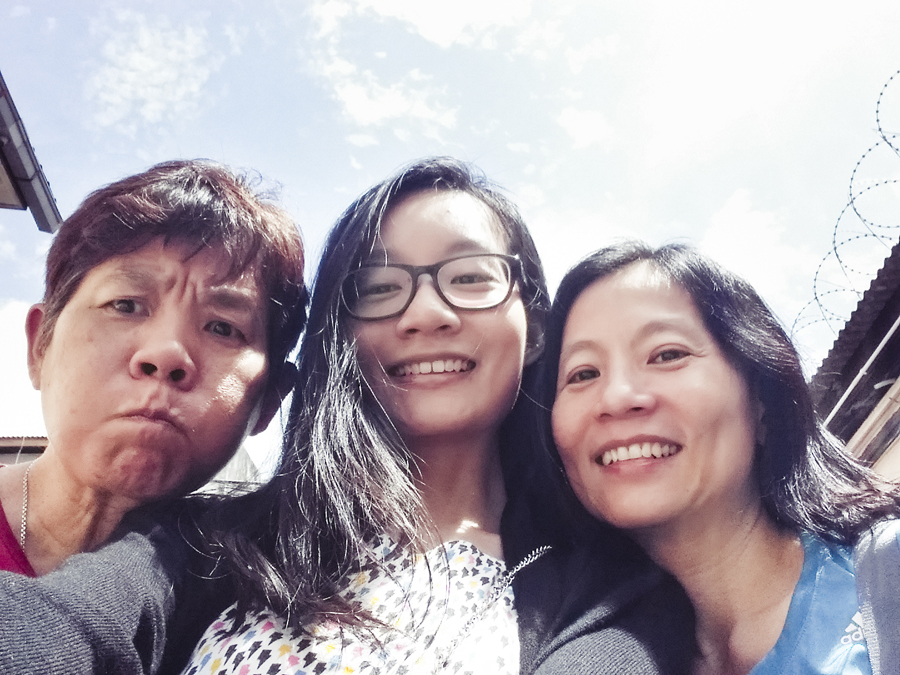 Selfie with Mum and Aunty Serene.