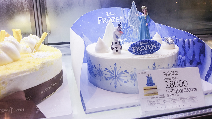 Disney Frozen cake from Paris Baguette, South Korea.