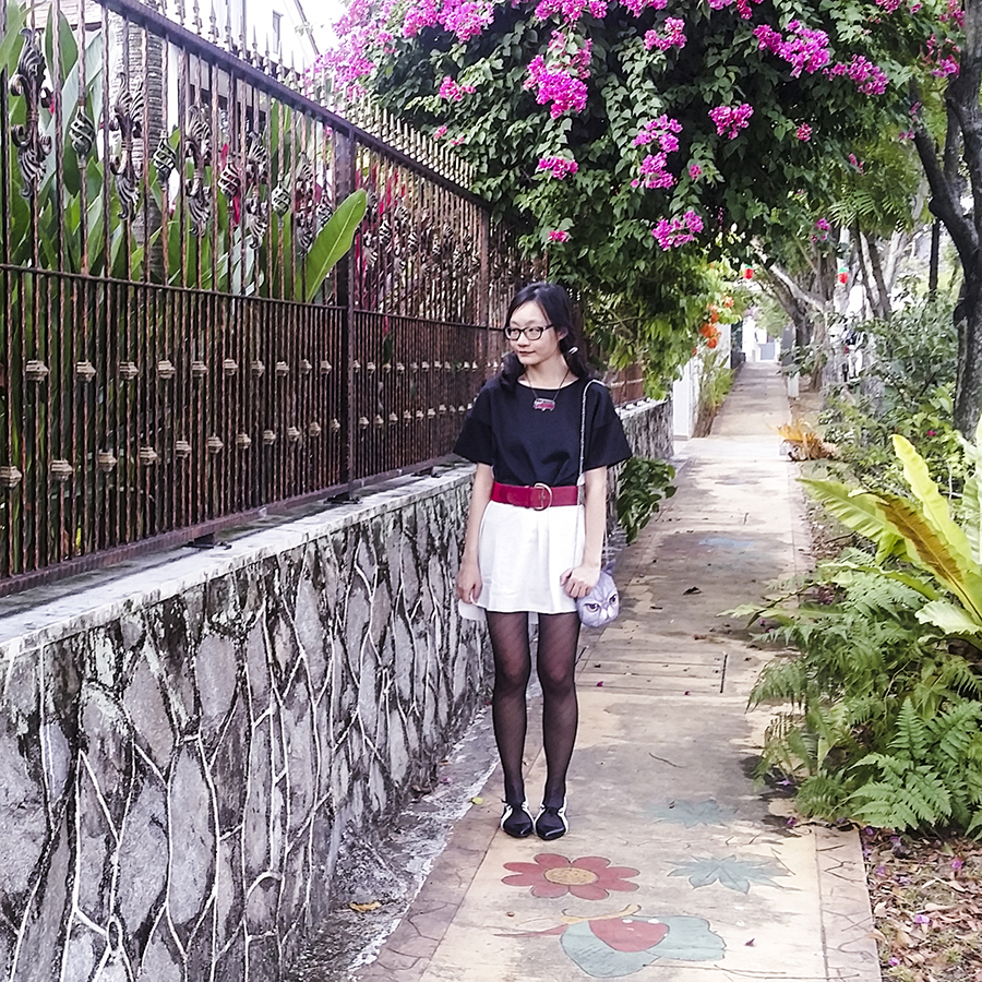 Something Borrowed black & white Colourblocked Shift Dress from Zalora, Red belt from Accessorize,  cat purse from Taobao, black frame glasses from Gap, Something Borrowed Two-Tone black & white Lace-Up Flat Ballerinas from Zalora. Photo by Ottie.