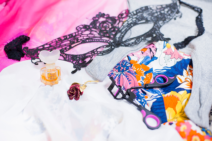 DressLink haul: black lace masquerade mask, floral print batwing kimono, grey knit sleeveless crop top, white chiffon backless sleeveless top, and professional eyelash curler. Also with a vintage gold rose brooch and vintage Oscar de la Renta signature perfume.