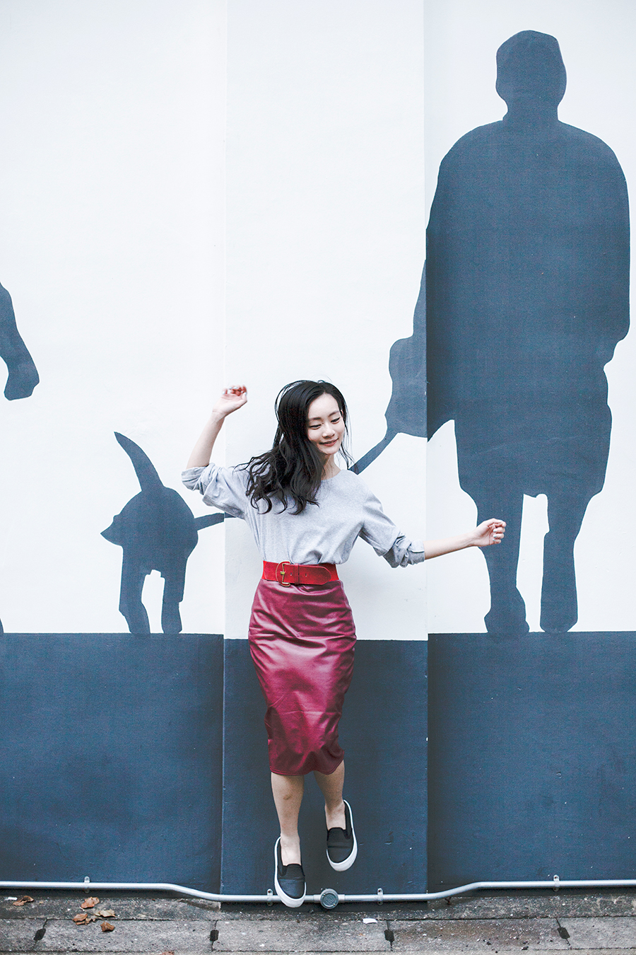Red leather skirt ootd.