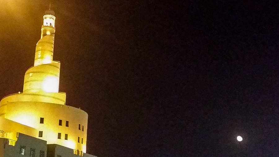 Moon and building at Souq Waqif (Ø³ÙˆÙ‚ ÙˆØ§Ù‚Ù), Doha, Qatar.
