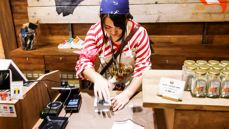Getting the special Chopper stamp from the Tongari Store Staff at One Piece Tower, Tokyo Tower Japan.