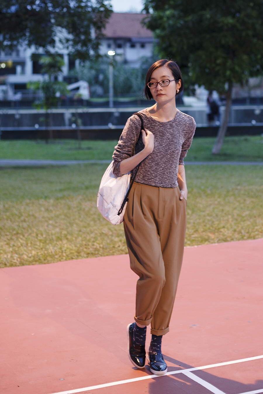 Forever 21 heather grey cropped sweater, GU pants, Zalora shoes, Firmoo glasses, Snupped drawstring bag.