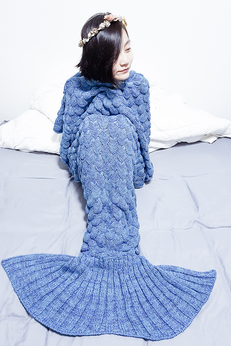 Sammydress blue mermaid blanket.