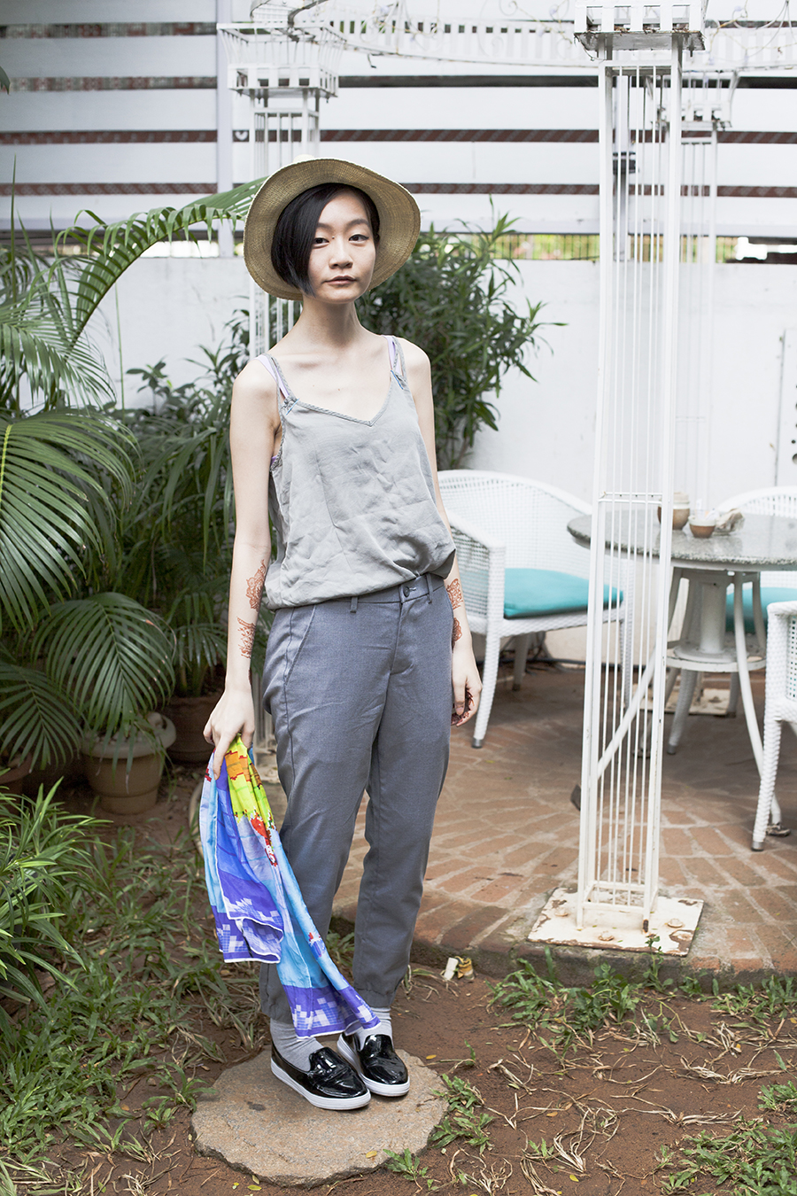 Shopping in India outfit: Cotton On top, Uniqlo UV straw hat, RV Designs silk duck hunt scarf, Uniqlo grey jogger pants, Taobao grey socks, Zalora shoes.