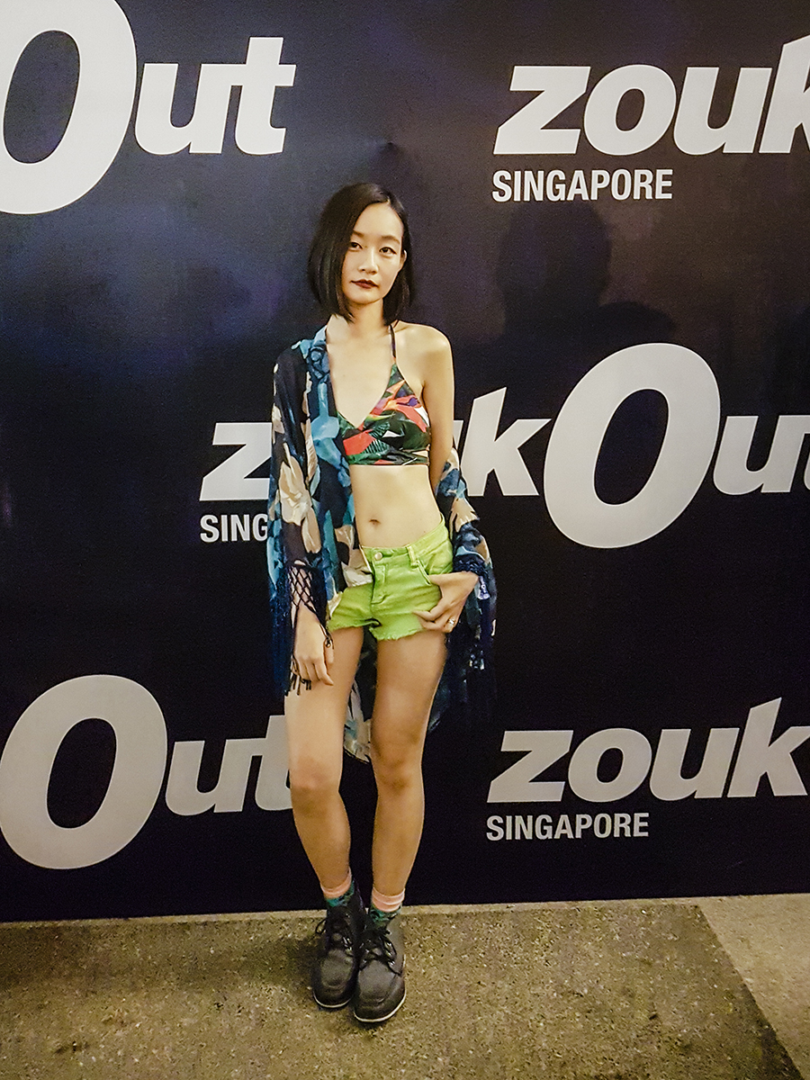 ZoukOut 2016 outfit: Missguided Parrot Print Crossover Bikini Top, Forever 21 green denim shorts, CNDirect blue chiffon kimono cardigan, Topman gorilla socks, Timberland blue boots.