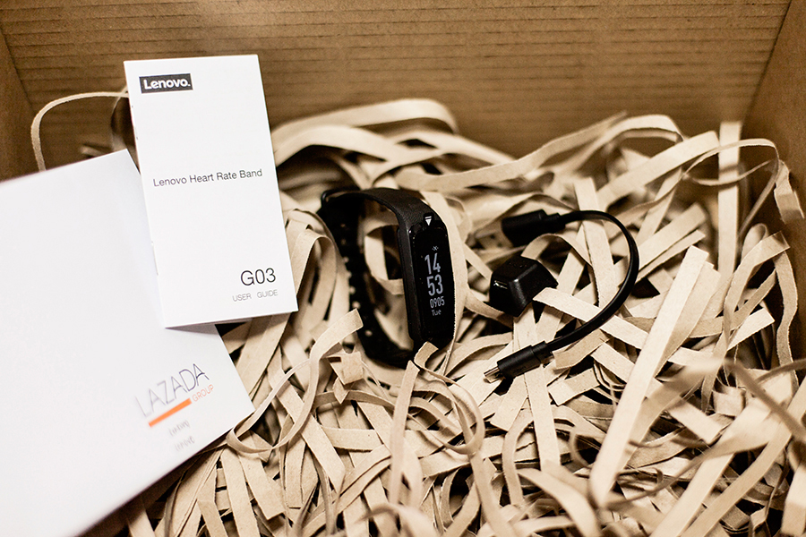 Lenovo x Lazada Online Revolution 2017 Surprise Box: Lenovo Heart Rate Band G03.